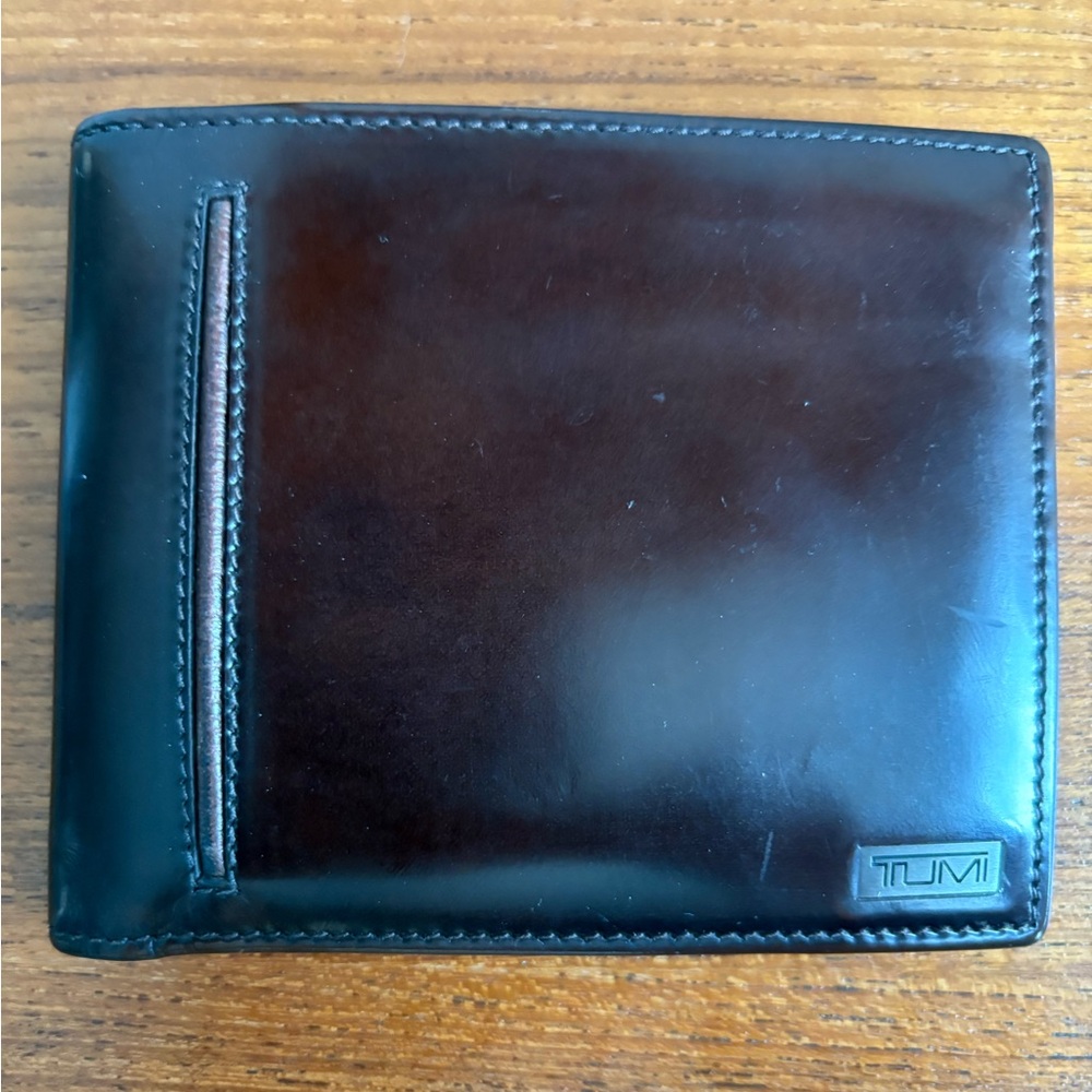 Tumi Amalfi Series Maroon Leather Billfold Wallet and Card Holder